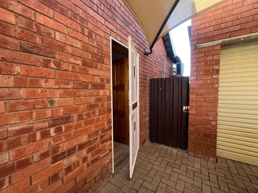 2 Bedroom Property for Sale in Noordhoek Free State